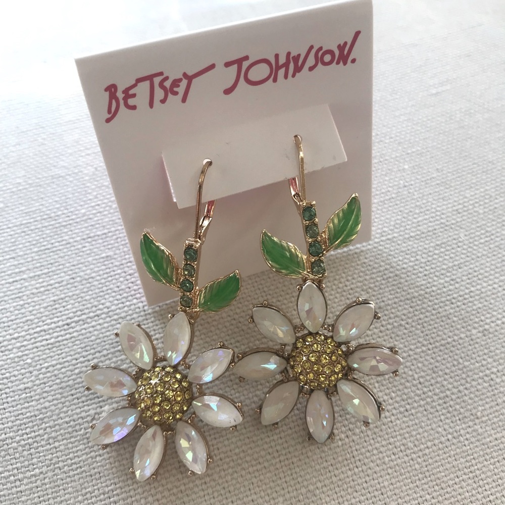 NWT Betsey Johnson Jeweled Daisy Drop Earrings